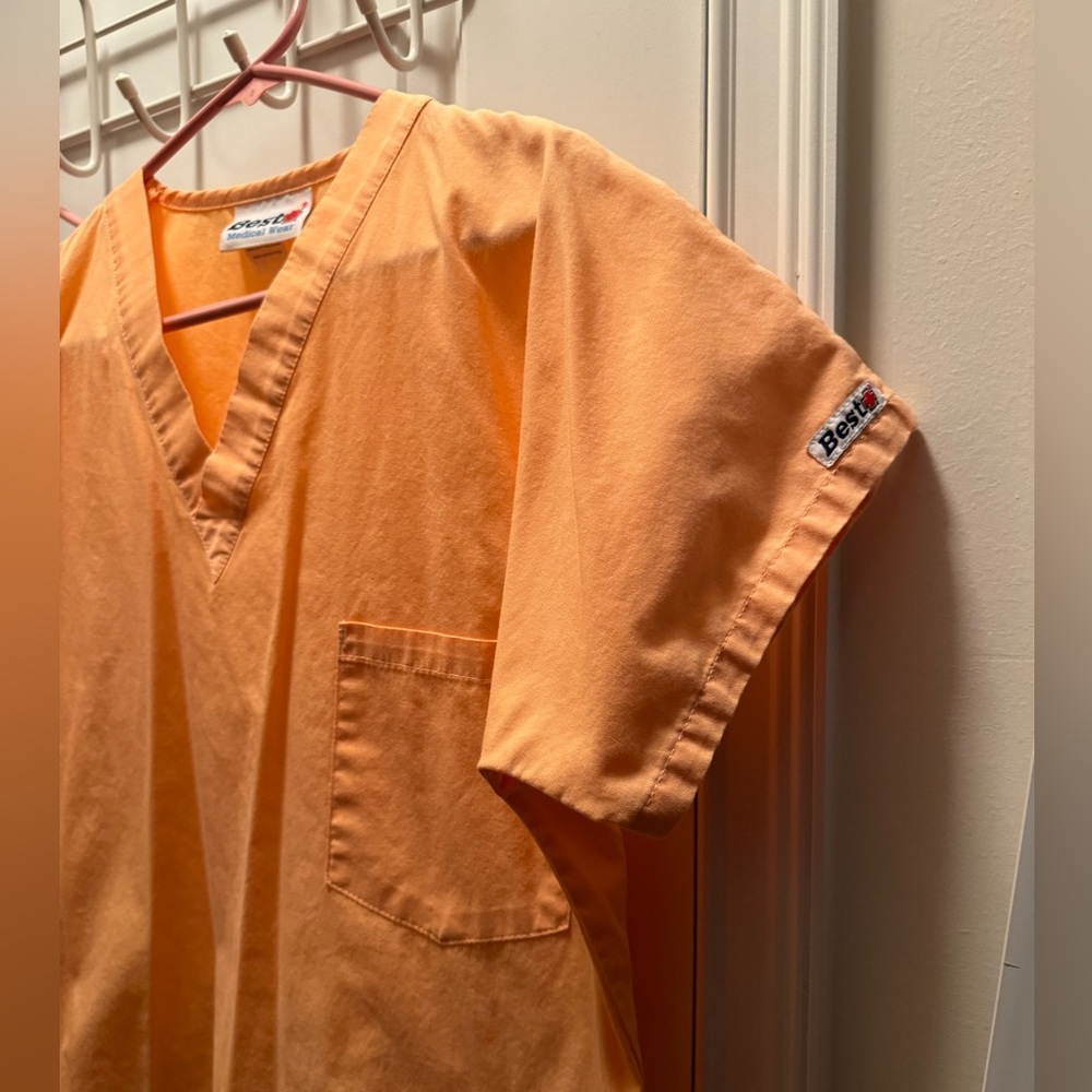 Scrub Set Size XS, Runs Big. Brand Name: Best - Picture 5 of 7